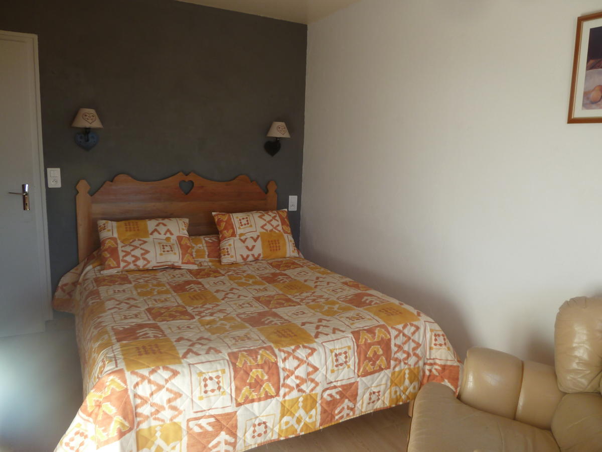 Auberge Le Sillet Longcochon Room photo