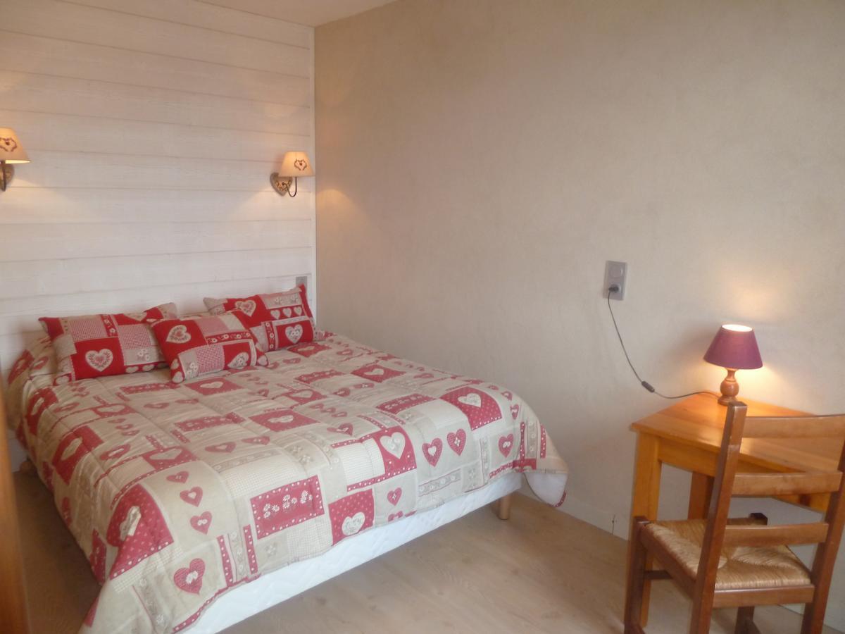 Auberge Le Sillet Longcochon Room photo